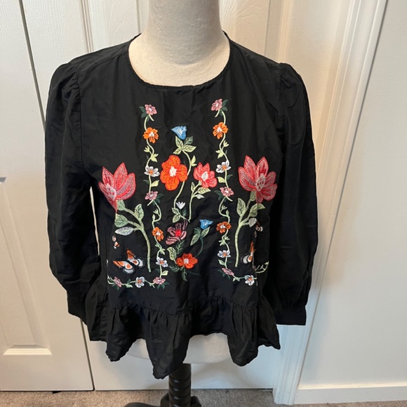 Zara Black Top with Floral Embroidery - Picture 4 of 12